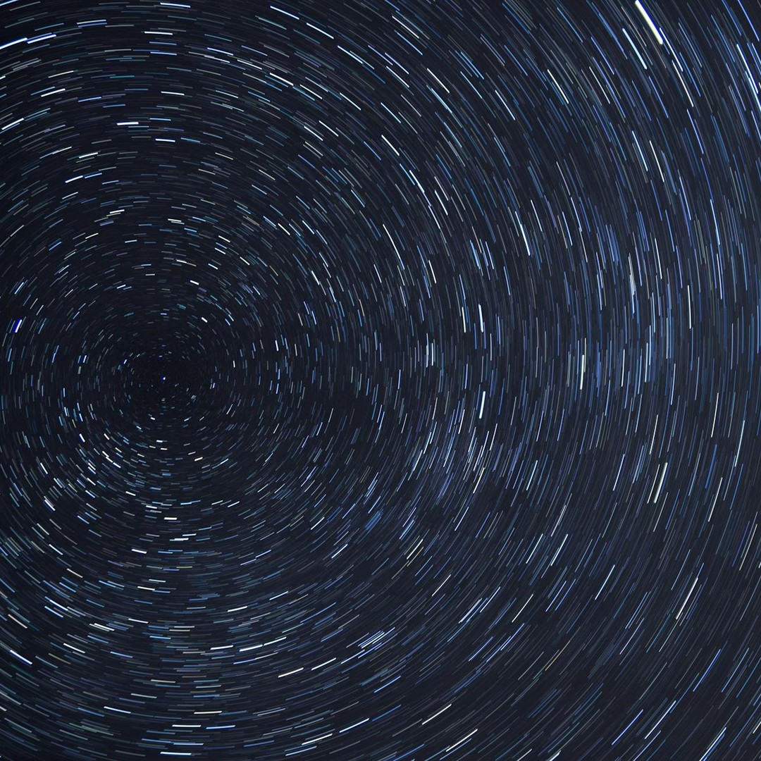 Les étoiles à neutrons tournent jusqu'à 716 fois par seconde.
