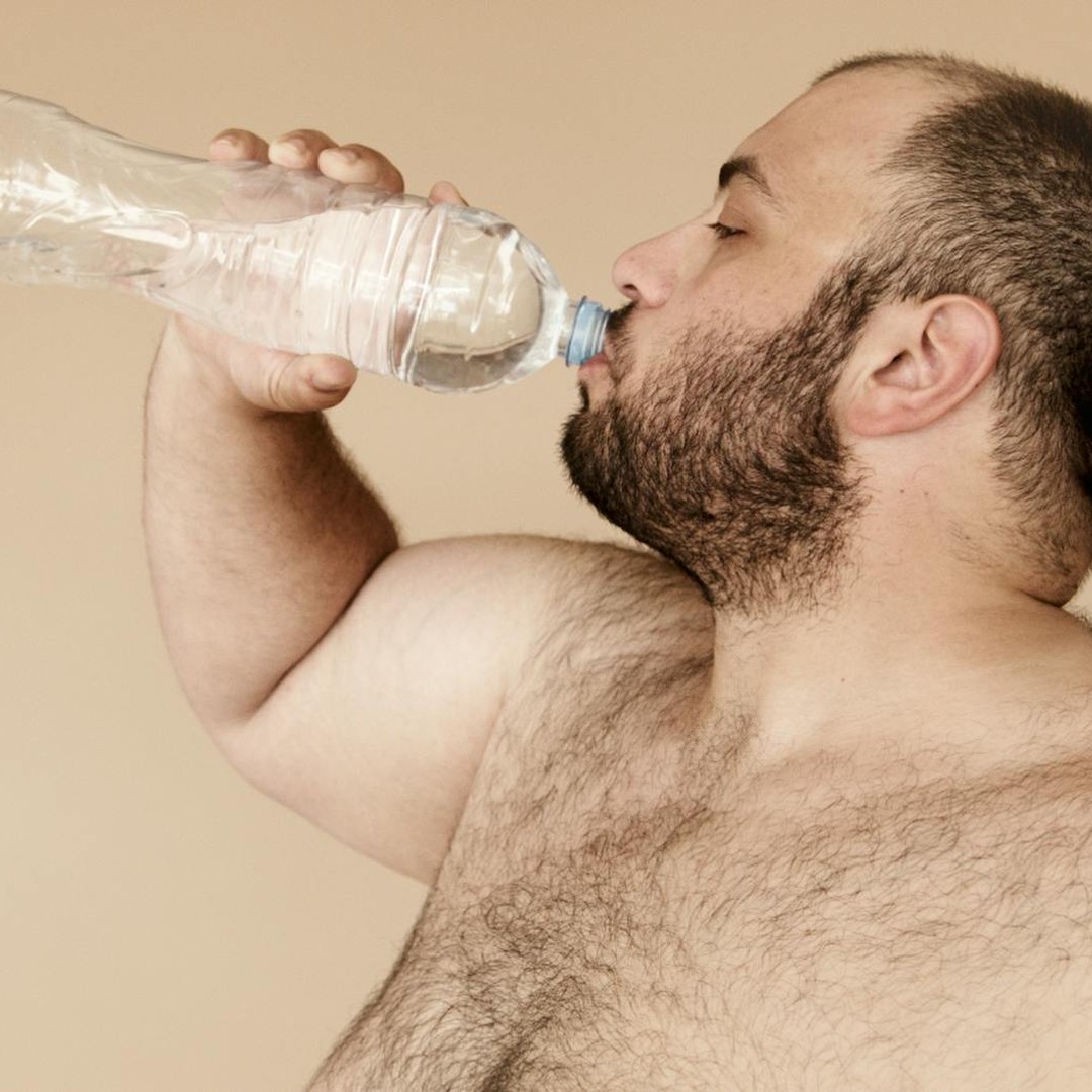 Le corps humain contient assez d'eau pour remplir 40 litres.