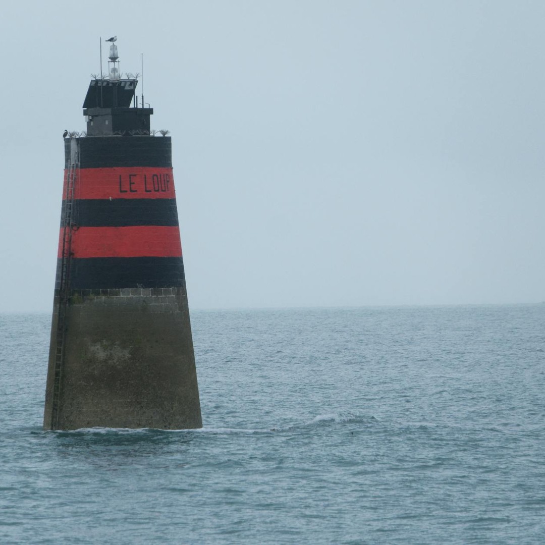 Le phare de Cordouan fonctionne encore après plusieurs siècles sur l'estuaire.