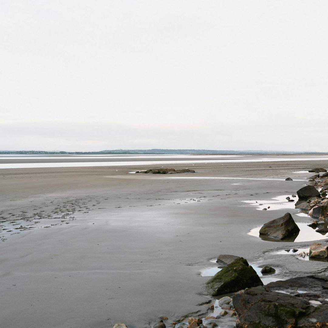 Le marnage mesure la différence de hauteur entre basse mer et pleine mer.
