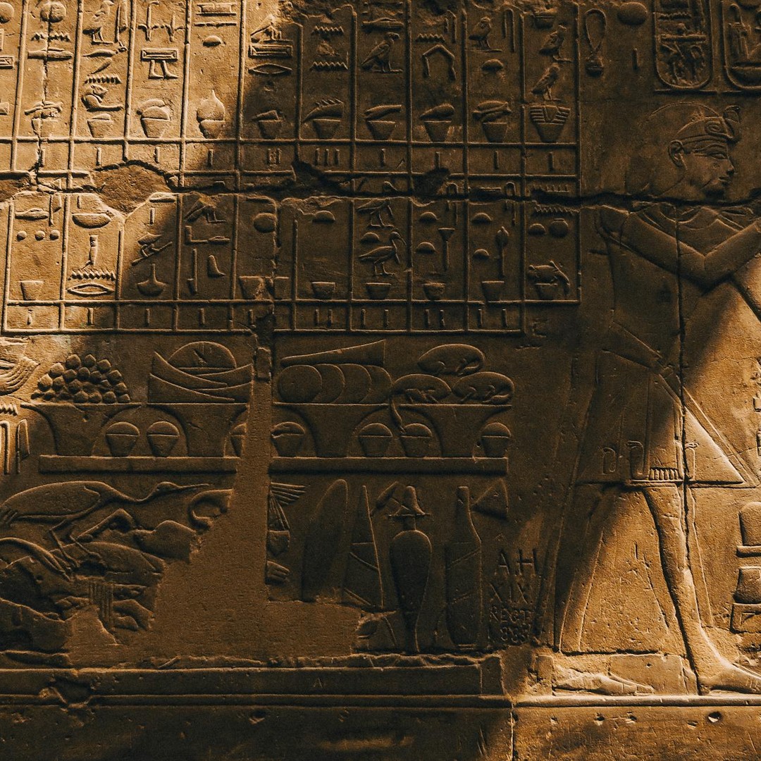 Cléopâtre a vécu plus près de l'invention de l'iPhone que de la construction des pyramides.