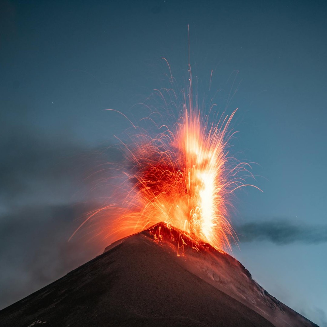 La plupart des éruptions volcaniques sur Terre ont lieu sous l'océan.