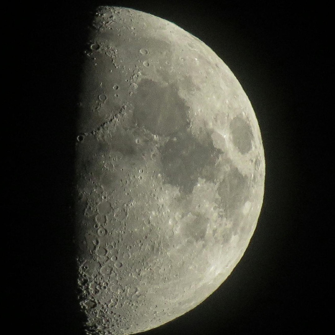 La poussière sur la Lune a une odeur de poudre à canon brûlée, selon les astronautes d'Apollo.