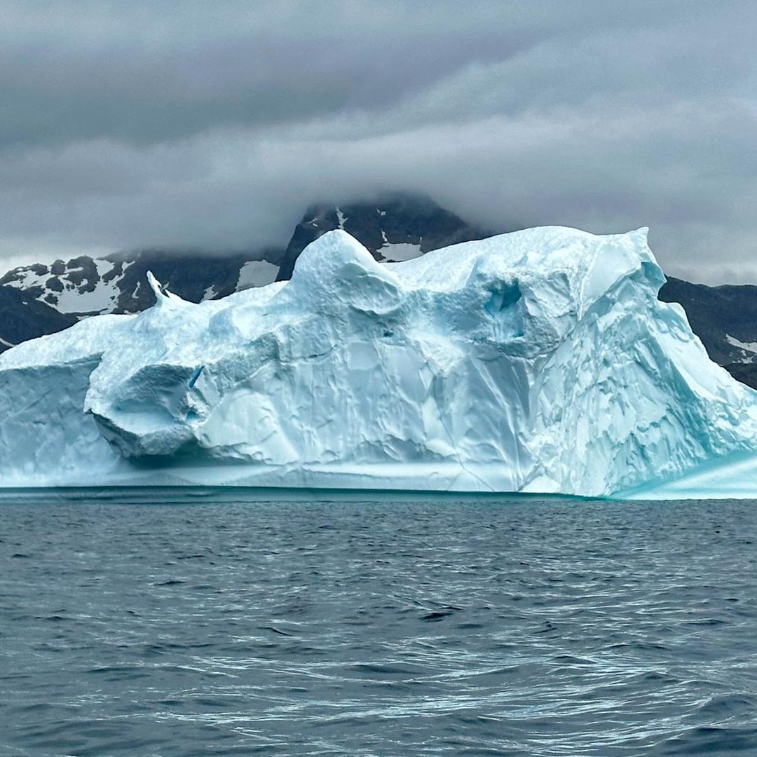 Le Groenland est recouvert d'une couche de glace pouvant atteindre 3 km d'épaisseur.