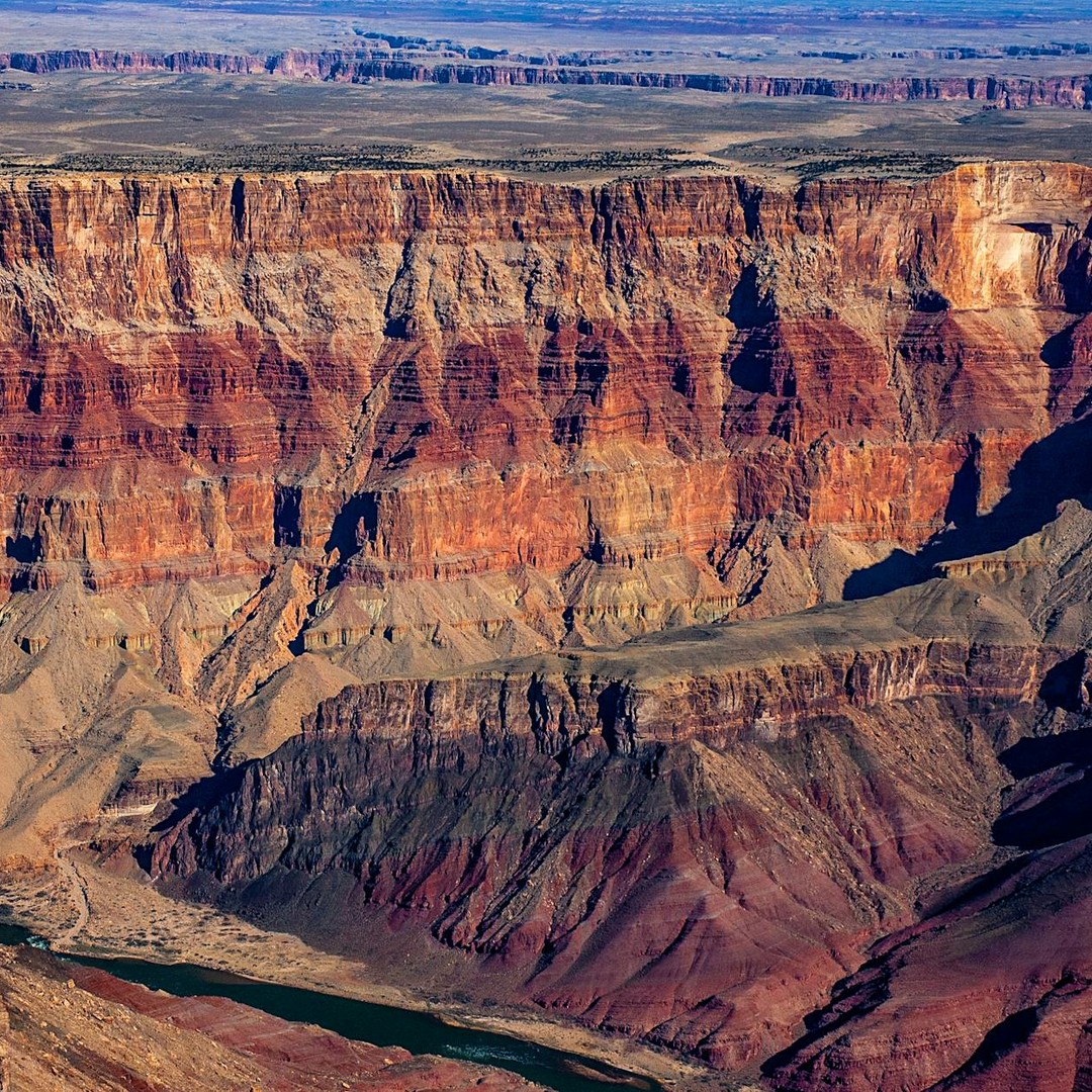 Le Grand Canyon a été creusé par le fleuve Colorado sur une période d'environ 6 millions d'années.