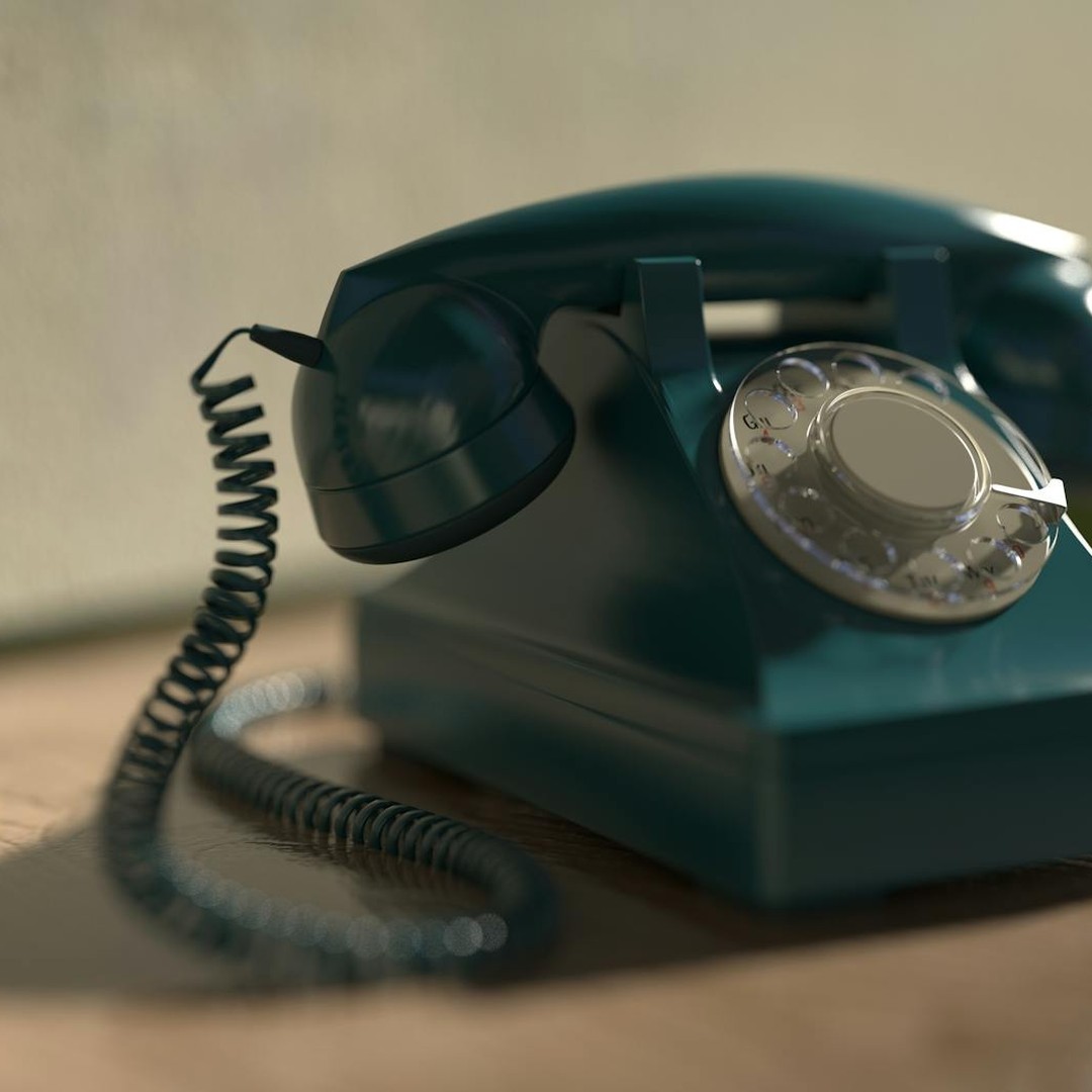 Alexander Graham Bell a breveté le téléphone, mais Antonio Meucci est un précurseur majeur souvent oublié.