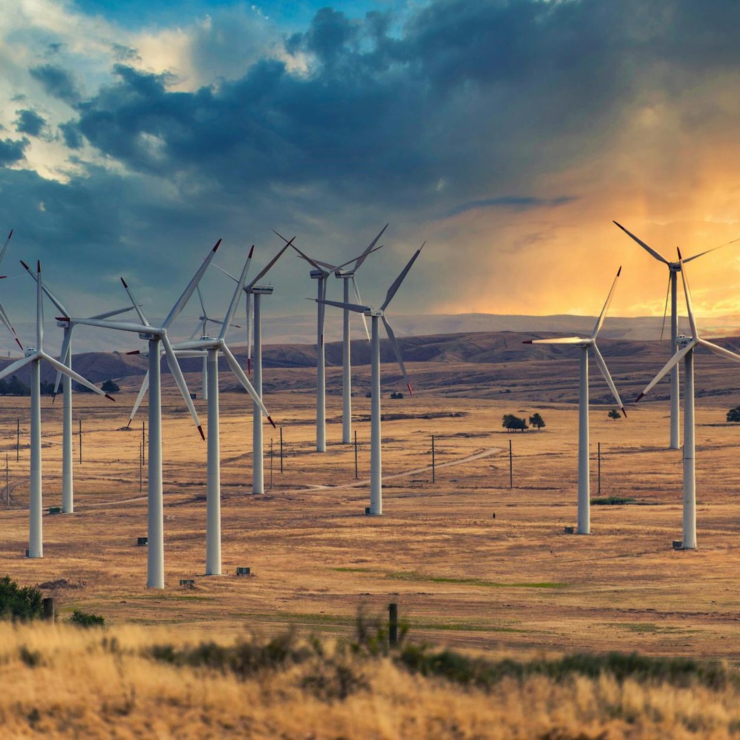 Les éoliennes modernes peuvent produire assez d'énergie pour alimenter des milliers de foyers.