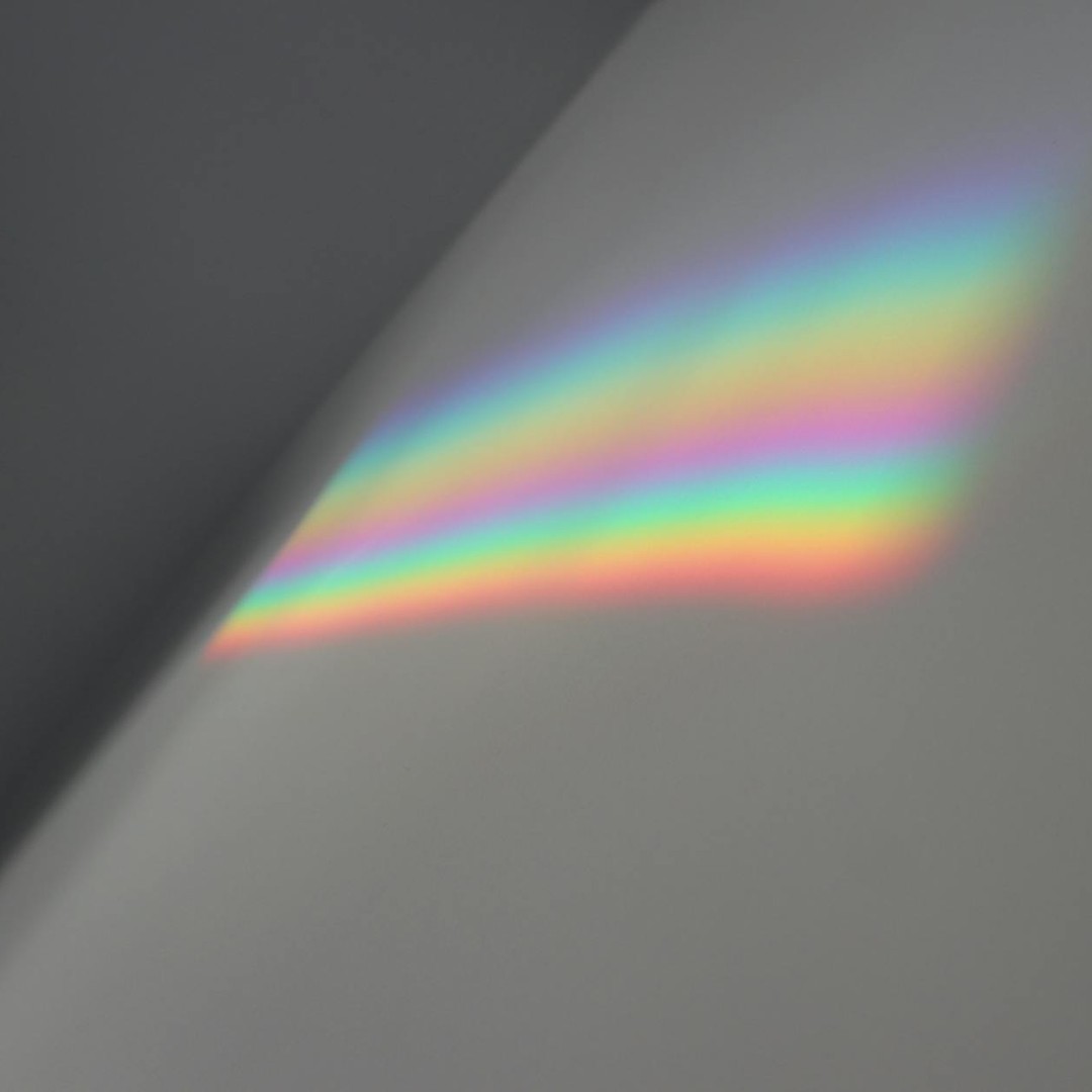 L'hélium a été découvert dans le spectre du Soleil avant d'être identifié sur Terre.