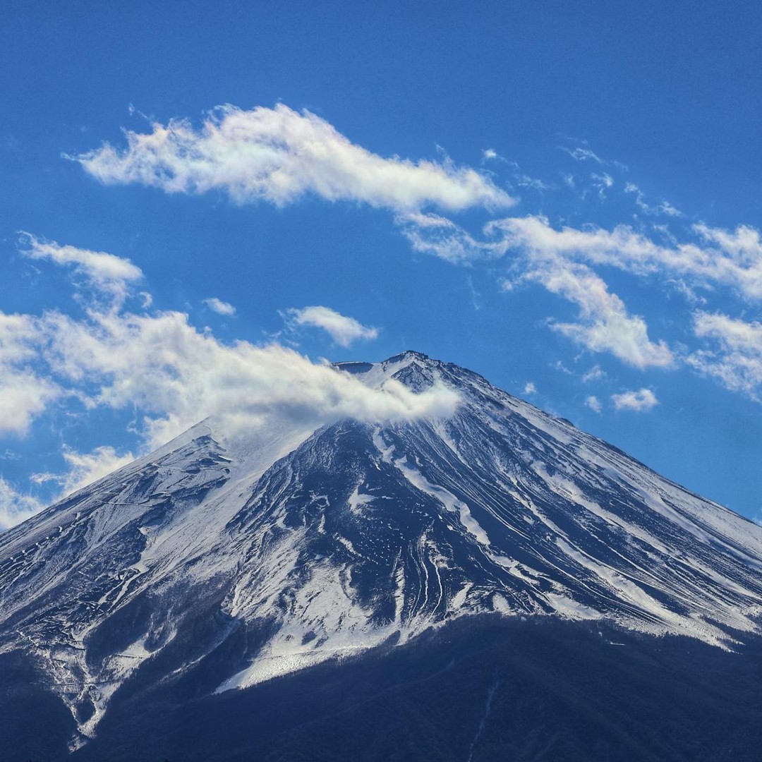 Le mont Fuji au Japon est un volcan sacré et le point culminant du pays.