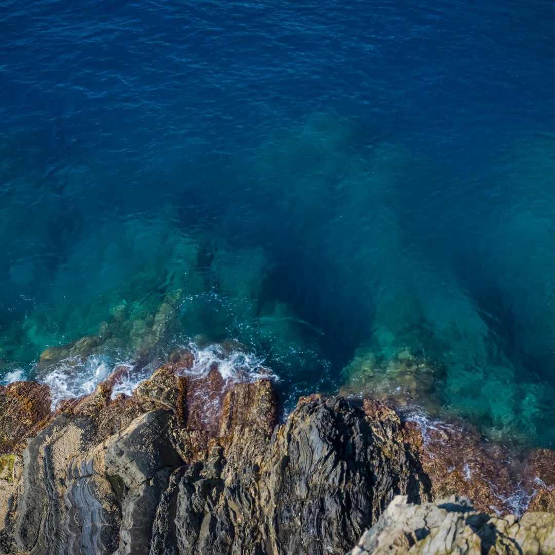 Les nodules polymétalliques grandissent sur les fonds marins à la vitesse de quelques millimètres par million d'années.
