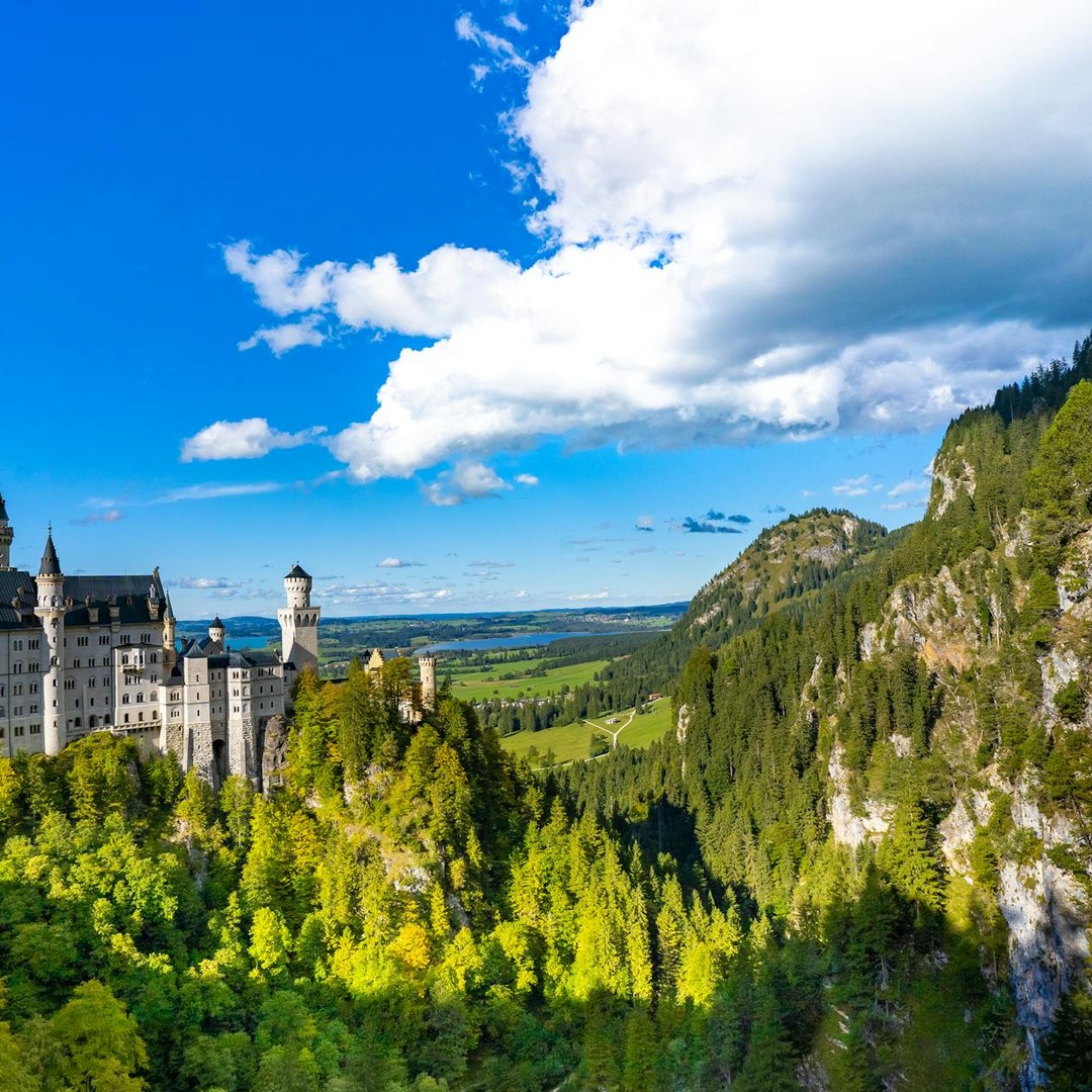 Le château de Neuschwanstein a inspiré celui de la Belle au Bois Dormant de Disney.