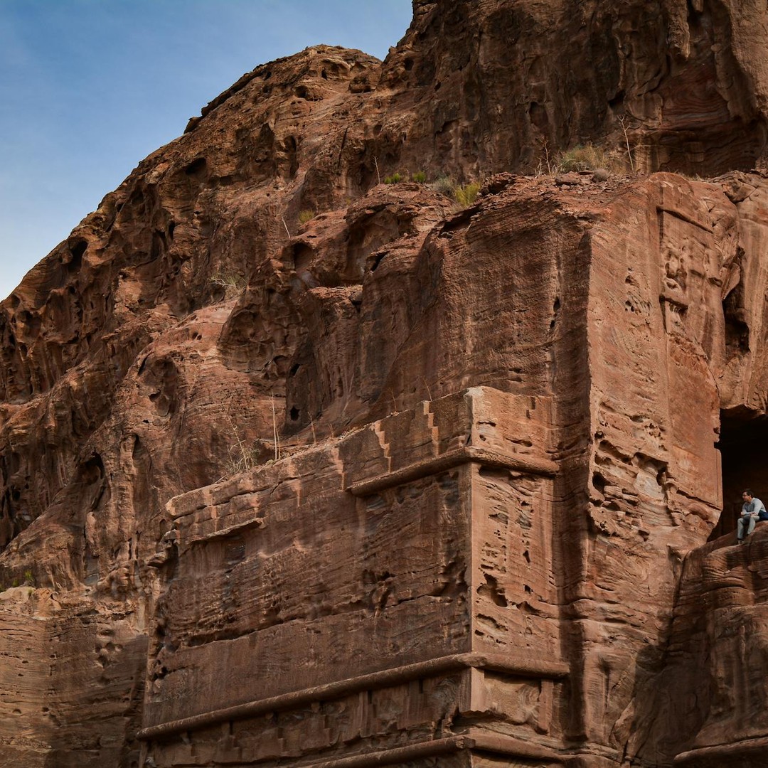 Petra en Jordanie est une cité mi-construite, mi-sculptée dans la roche.