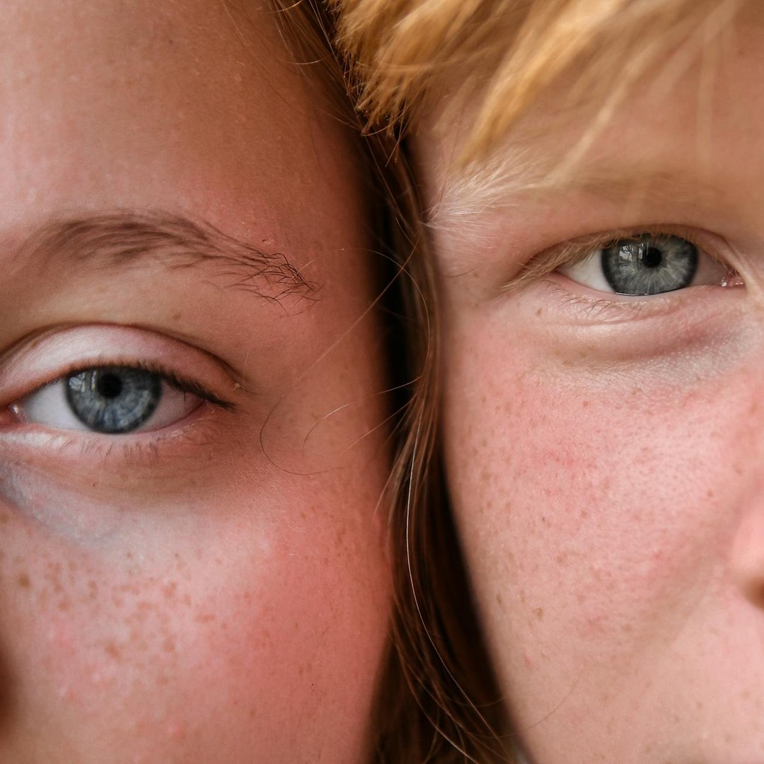 Le cerveau humain traite les visages en 100 millisecondes.