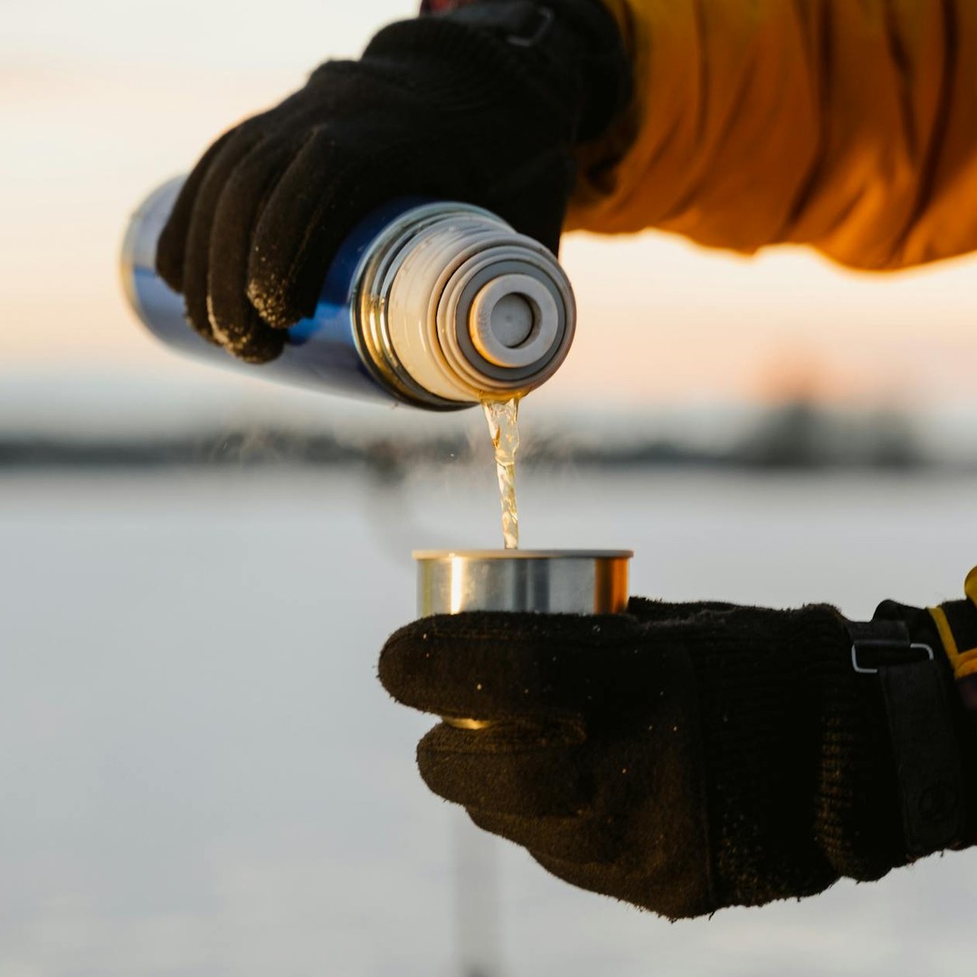 Les humains peuvent survivre à des températures extérieures de -40°C à +50°C grâce à la technologie.