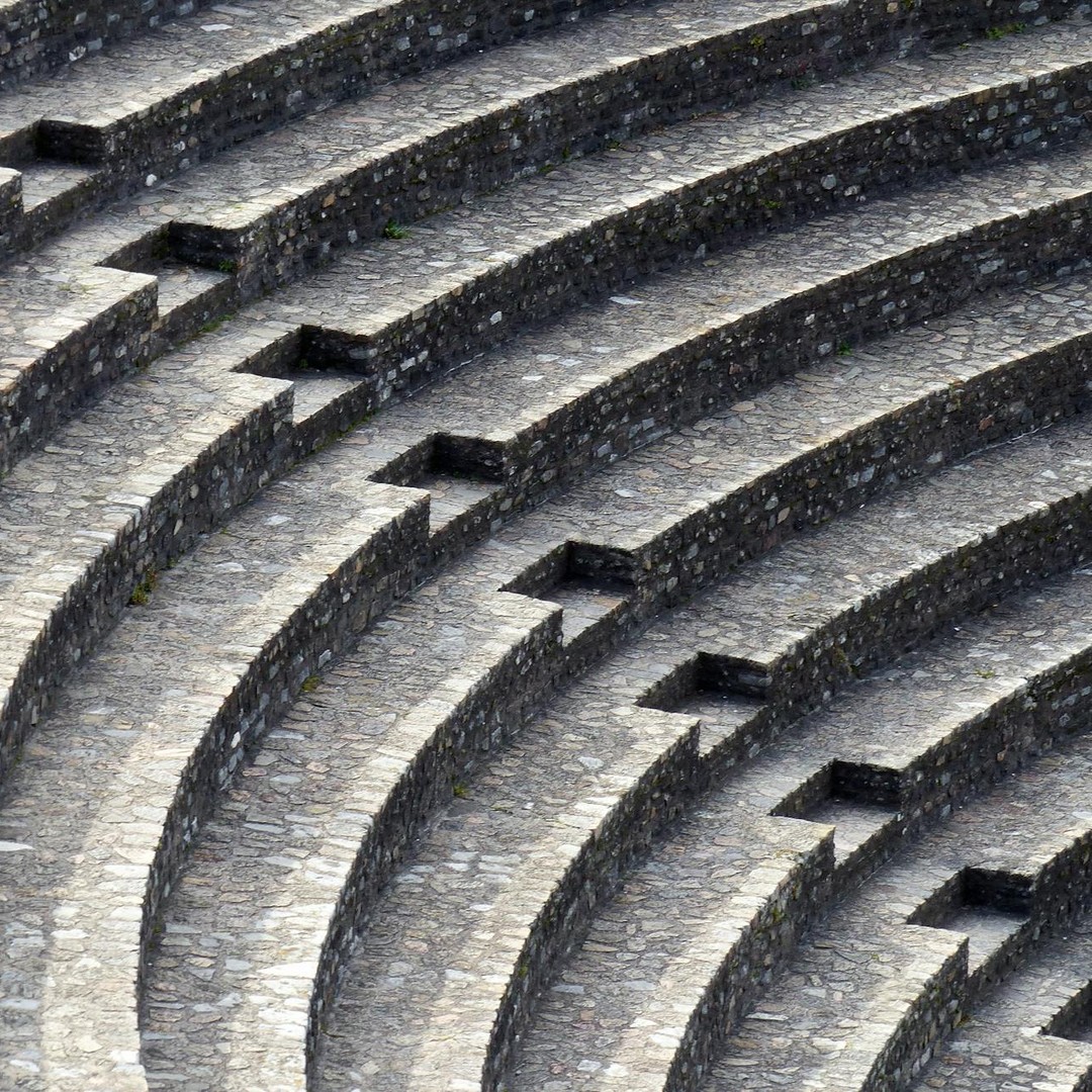 Les amphitheatres romains etaient penses pour faire circuler tres vite d'immenses foules.